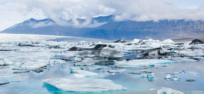 Пикник на льдине чуть не стал роковым для 4 американцев в Исландии