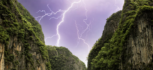 Плохая погода на юге Таиланда устроила туристам робинзонаду