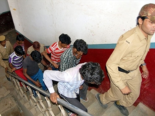 Индийские насильники идут на суд