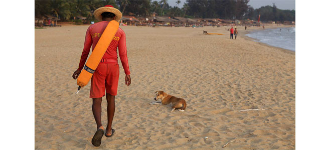 Пляжи Гоа покидают спасатели