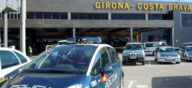 Беременная туристка умерла в очереди в испанском аэропорту