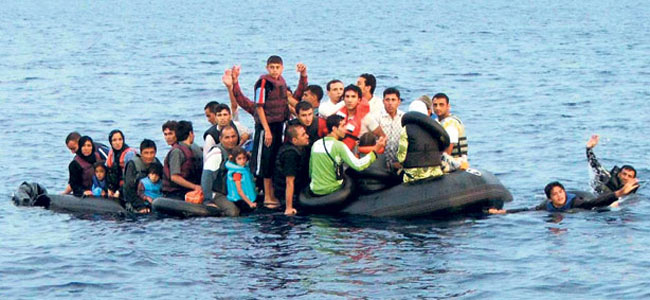 В Черном море перехватили судно со 116 мигрантами, плывшими в Румынию
