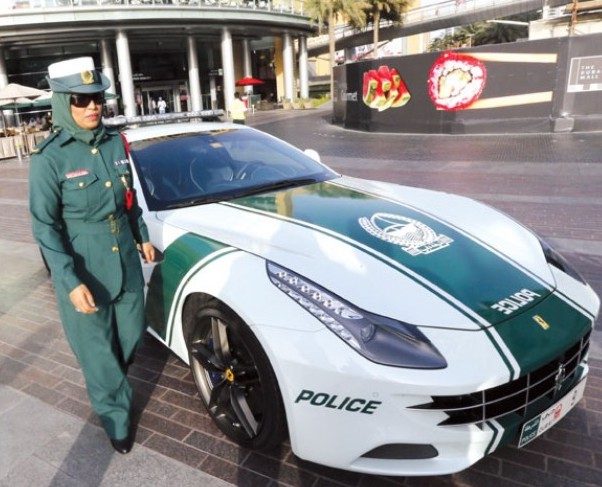 Дубай: За прикосновение к женщине придется заплатить штраф