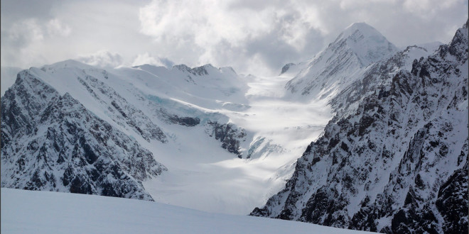 Четверо опытных альпинистов погибли во время восхождения на Алтае