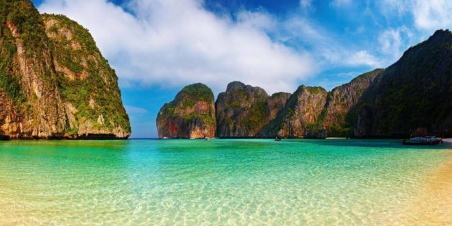 Популярному таиландскому курорту в заливе Майя Бэй острова Пхи-Пхи грозит закрытие