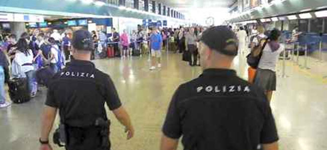 Американскую стюардессу с пистолетом в сумочке арестовали в аэропорту Рима
