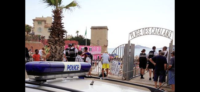 На пляже в Марселе опасно находиться даже полицейским