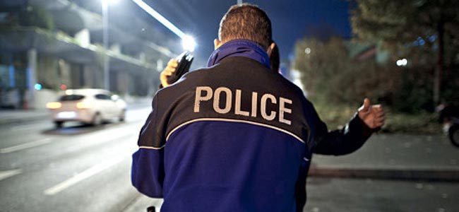 Румыны шумною толпой, одевшись полицейскими, грабили туристов в Женеве