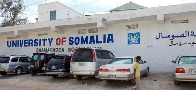 В Сомали неизвестный стрелок ранил гражданку Швеции и убил ее помощников