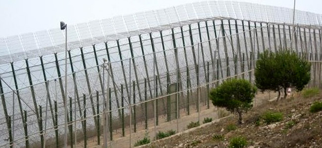 «Евромайдан» в Мелилье: забор между Африкой и Европой штурмовали 300 нелегалов