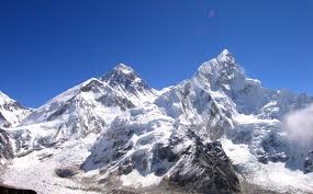 Непальские проводники отменили экскурсии на Эверест