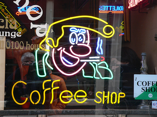 В Амстердаме закрывается половина кофешопов