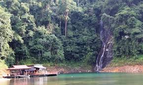 Водопад озера Тасик Кенир в Малайзии планируют сделать женской зоной