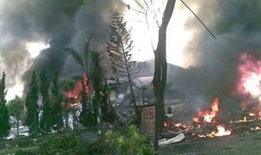 Трагедия в Индонезии: самолет упал на отель